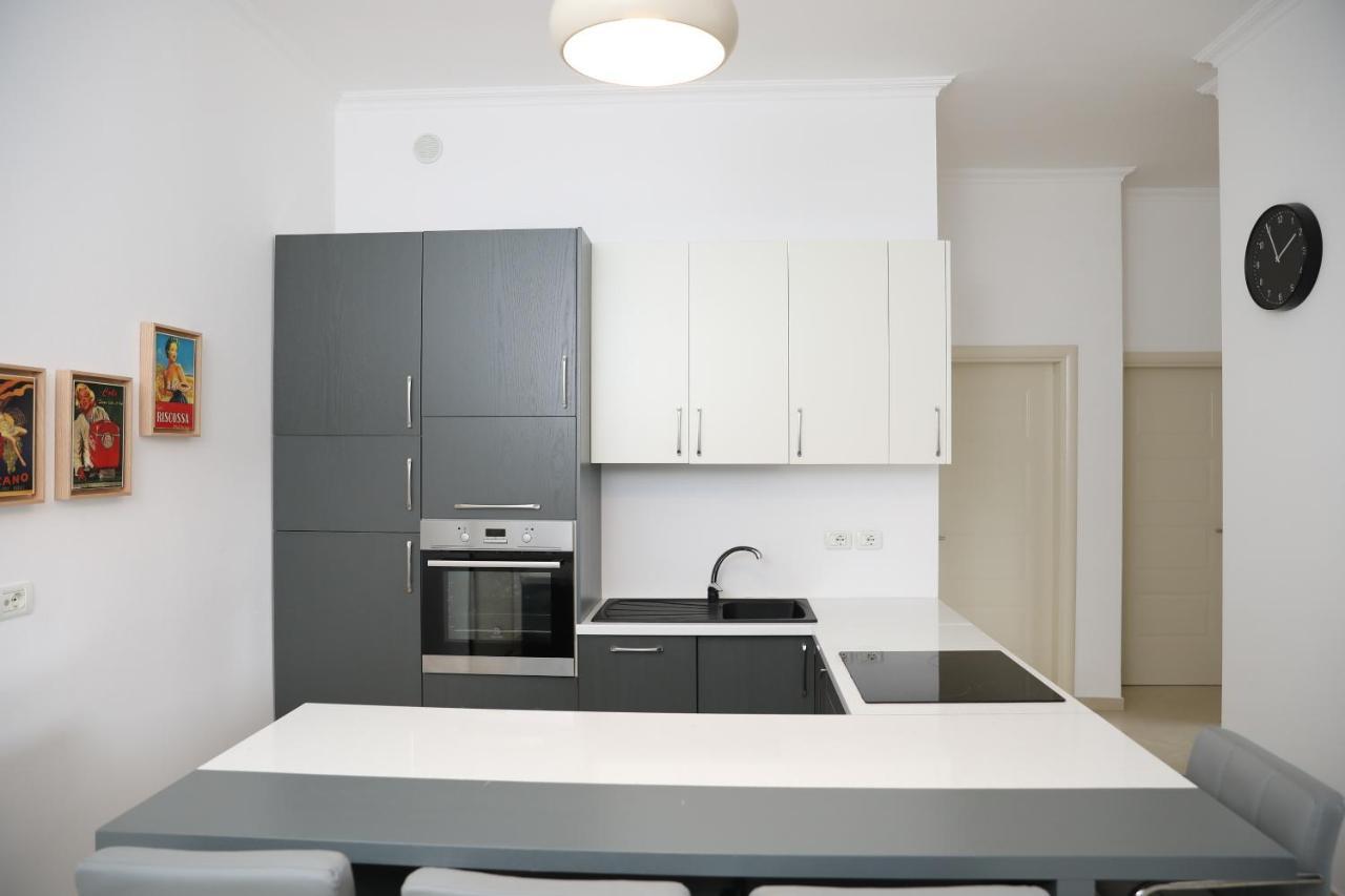 Square View Apartment Vlorë Εξωτερικό φωτογραφία